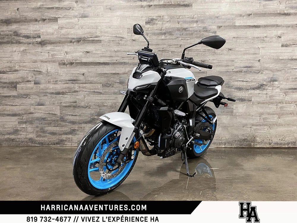 Yamaha Mt07 Gris 2026 alt