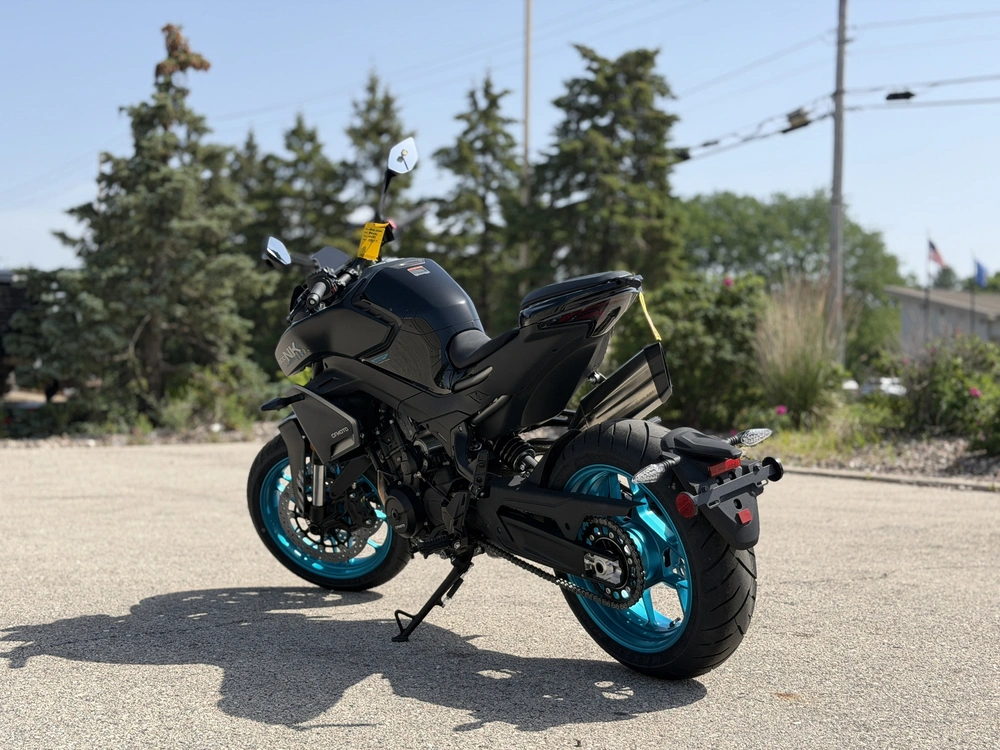 2026 Cfmoto 800nk alt