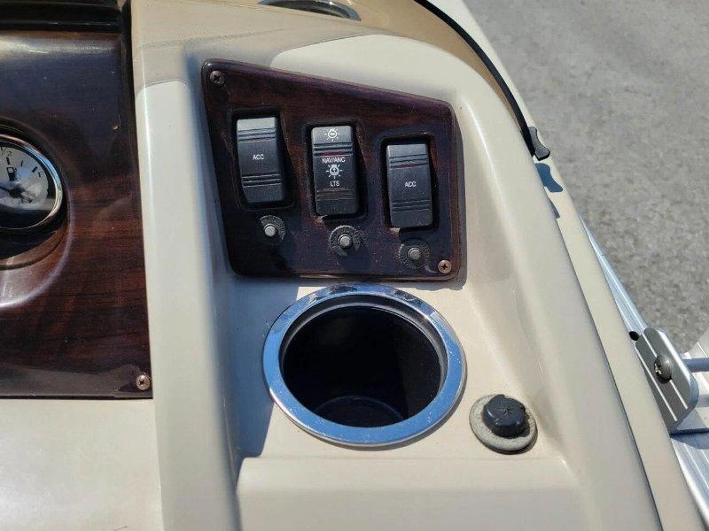 Bennington Marine 24sslx 3 Tubes / 150hp G2 2014 alt