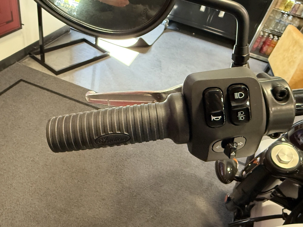 2024 Indian Motorcycle Chief Bobber Abs alt