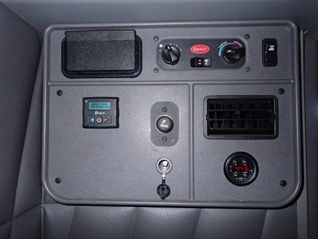 Peterbilt 389 2024