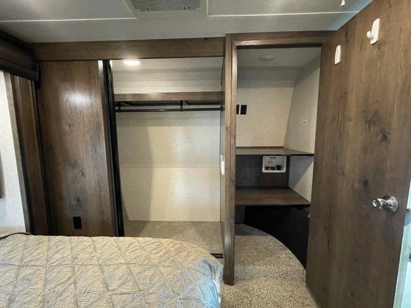 Keystone Rv Montana 310re 2019 alt