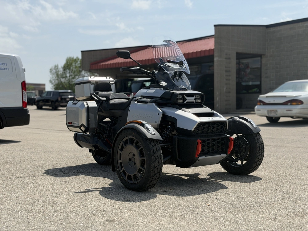 2026 Can-am Canyon Xt alt