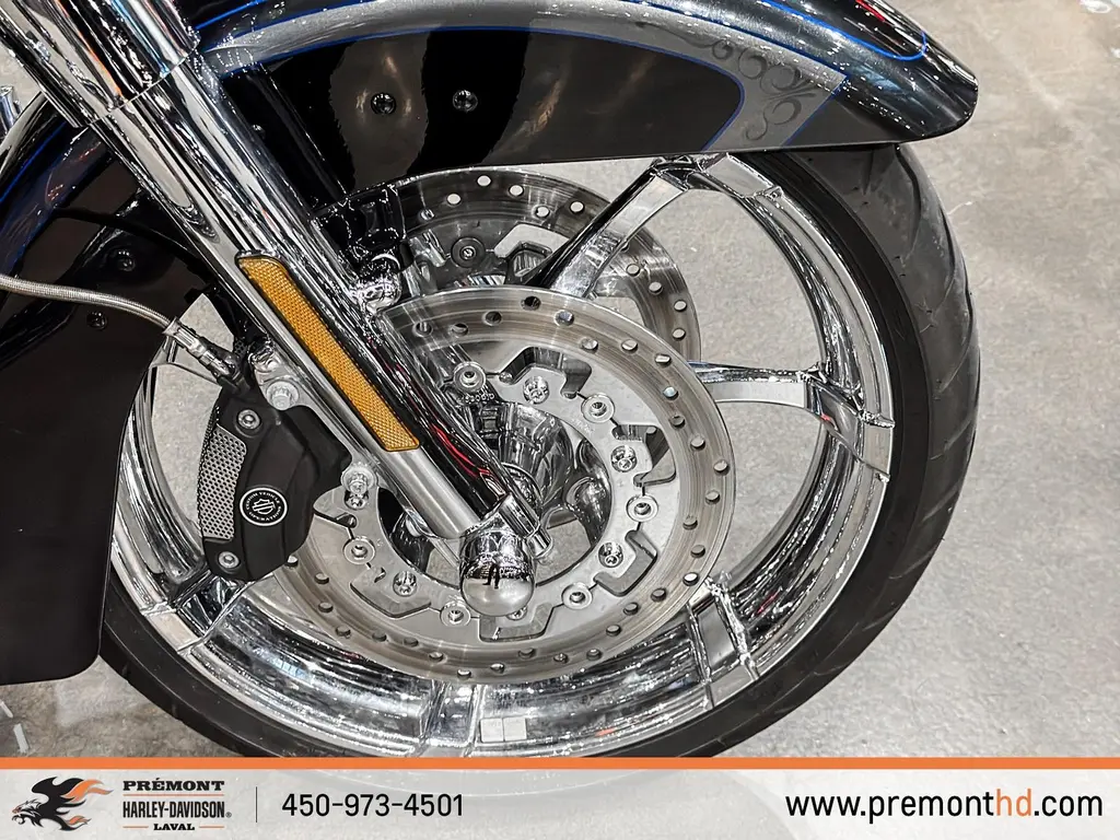 Harley-Davidson CVO-SE ROAD KINGFLHRSE 2013