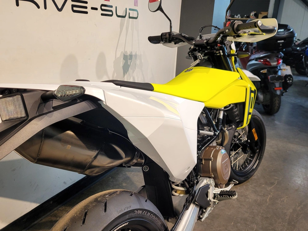 Husqvarna 701 Supermoto *à Partir De 3.99% 2026 alt