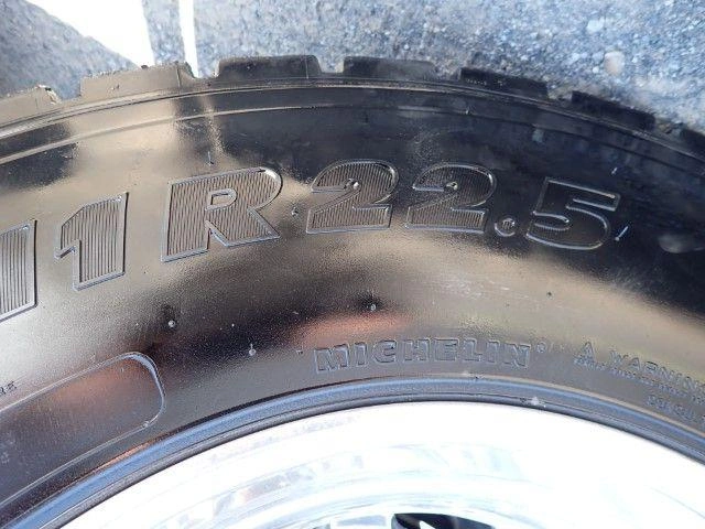 Peterbilt 389 2024
