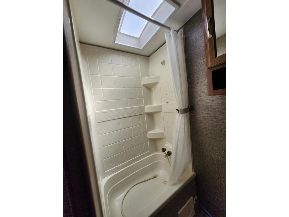 2018 Keystone Rv Passeport Lite 175 Bh alt