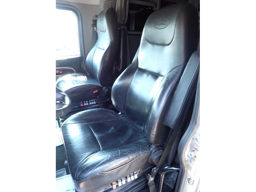Peterbilt 389 2024