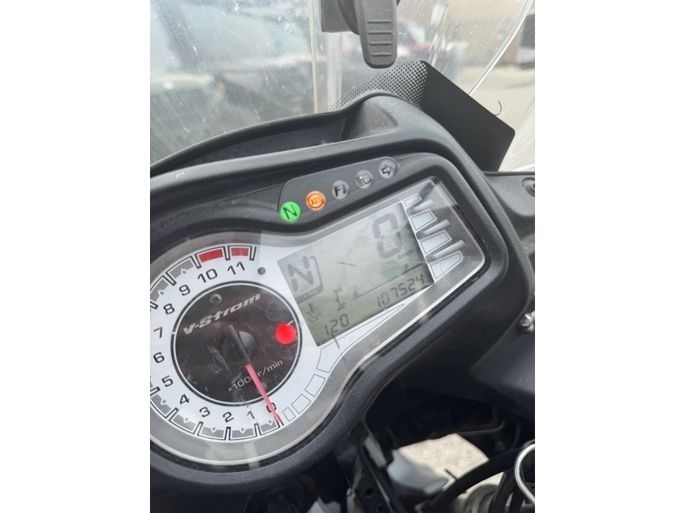 2015 Suzuki V-strom 650 alt