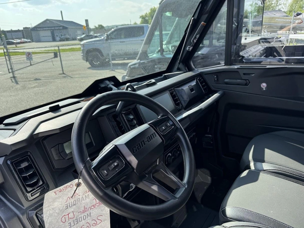 2026 Can-am Defender Limited Hd11 alt