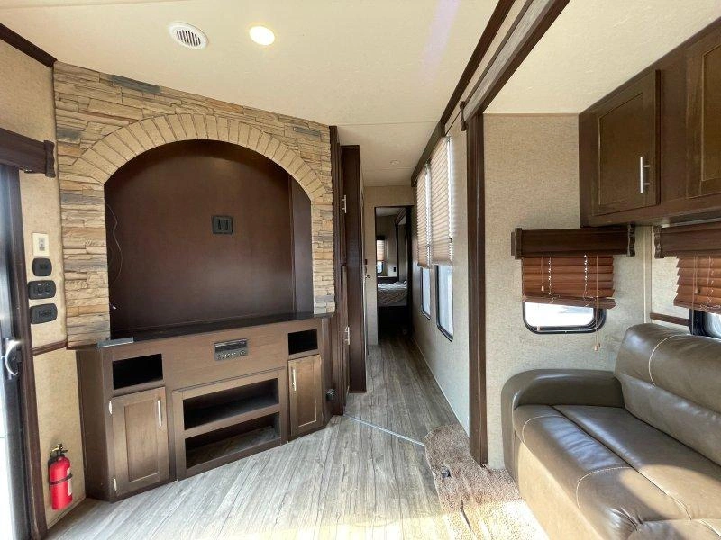 Forest River Cherokee Timberwolf 39fk 2017 alt