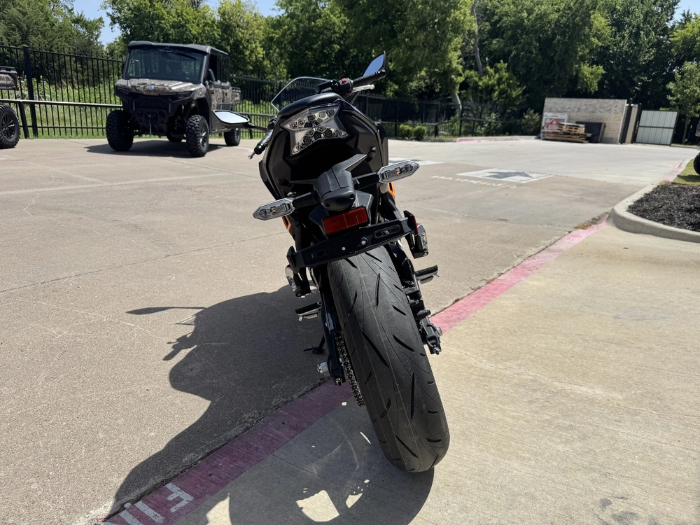 2025 Kawasaki Ninja® 650 Abs Abs alt