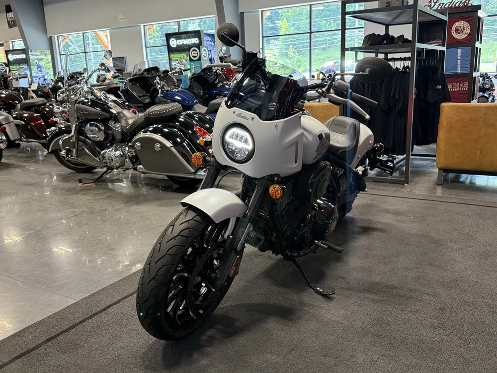 2024 Indian Motorcycle Sport Chief alt