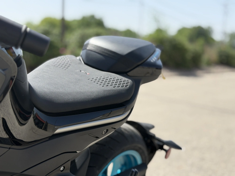 2026 Cfmoto 800nk alt