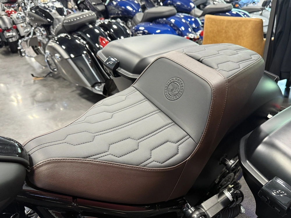 2025 Indian Motorcycle Sport Chief Rt alt