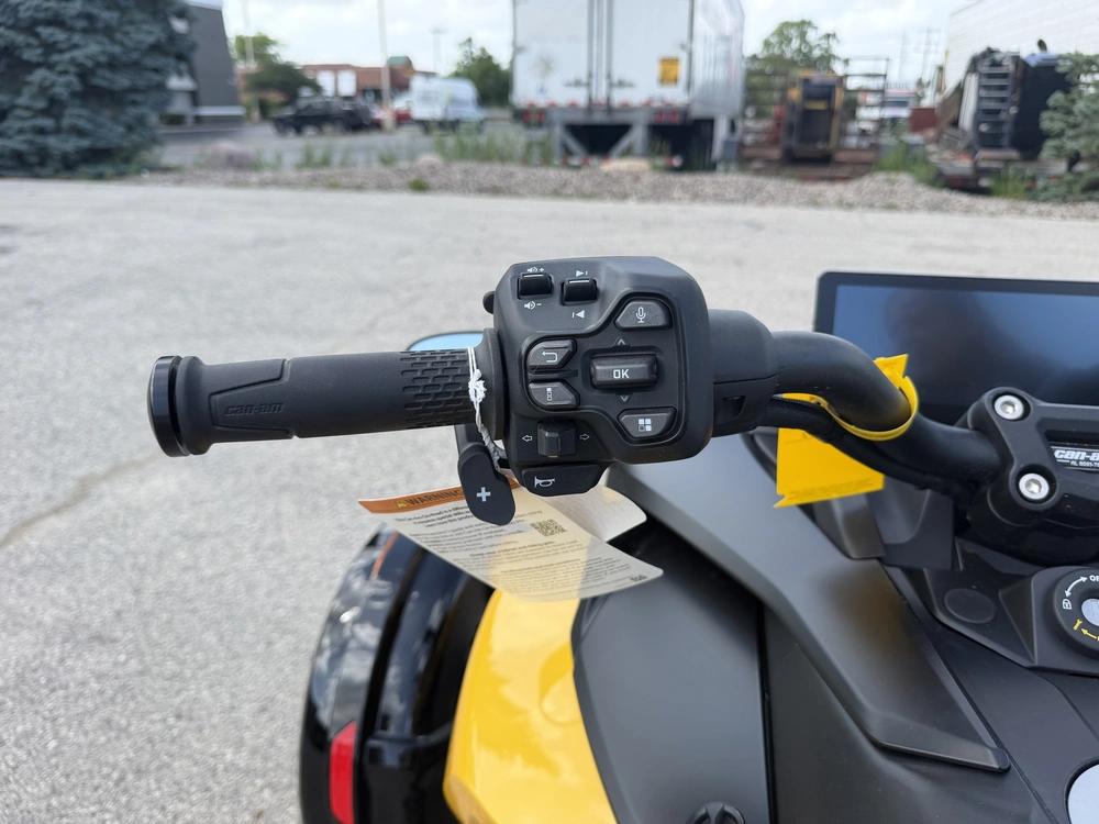 2026 Can-am Spyder F3-s alt
