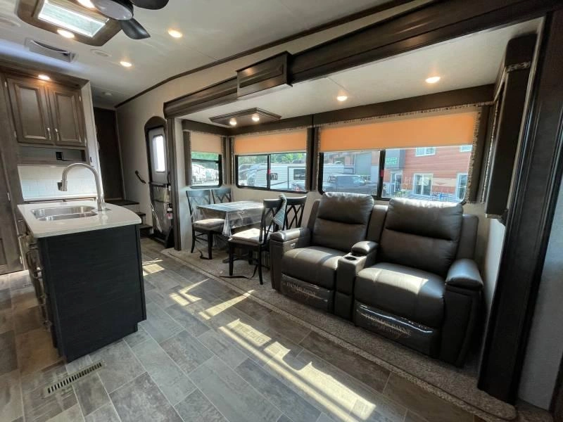 Keystone Rv Montana 310re 2019 alt