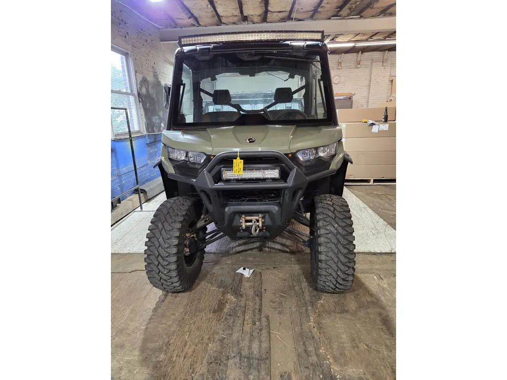 2020 Can-Am DEFENDER HD8