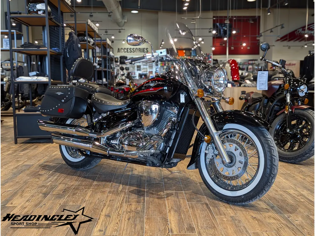 2019 Suzuki Boulevard C50T // Glass Spark Black 