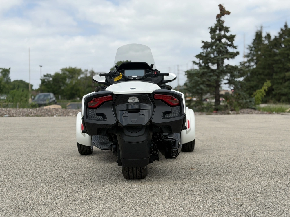 2026 Can-am Spyder Rt alt