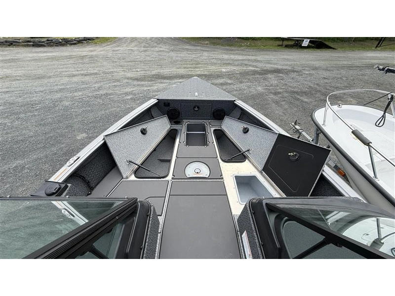2026 Lund Boat Co 1775 Impact Xs Sport alt