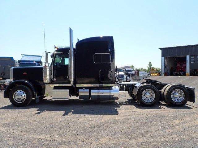 Peterbilt 389 2024