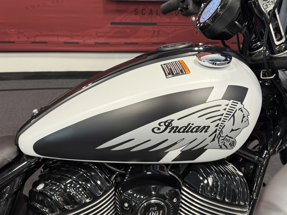 2024 Indian Motorcycle Sport Chief alt