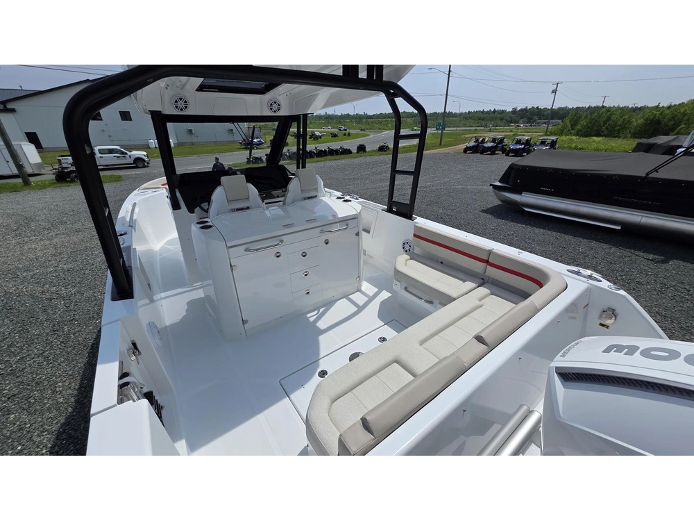 2026 Wellcraft 28 T-top alt