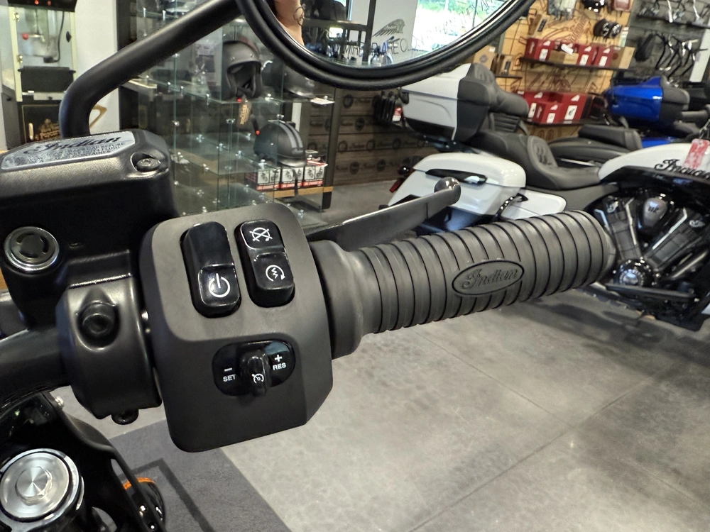 2025 Indian Motorcycle Sport Chief Rt alt