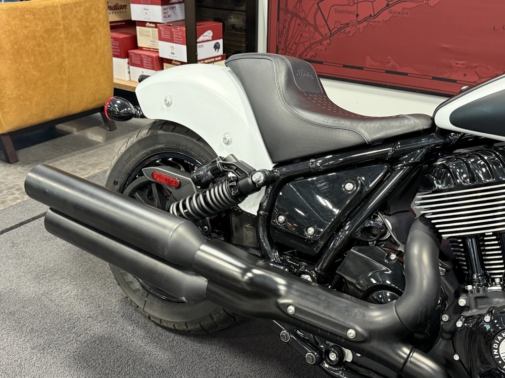 2024 Indian Motorcycle Sport Chief alt
