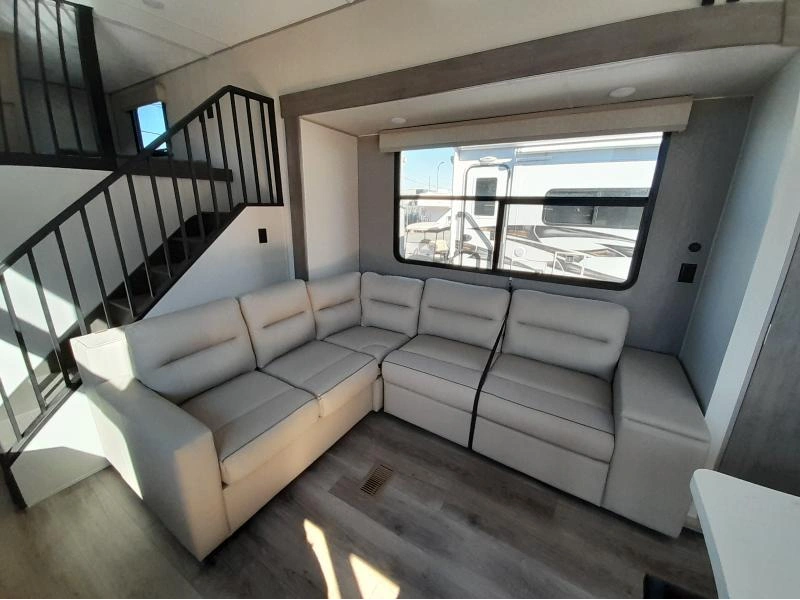 Coachmen Catalina 42 Condo 2027 alt