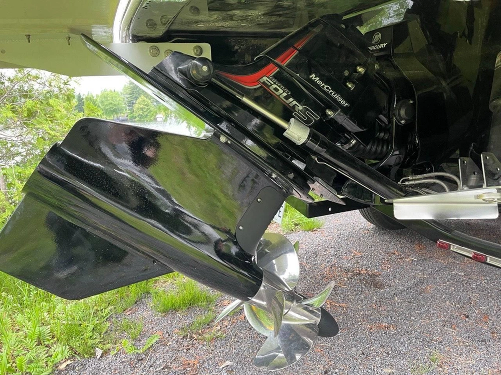 Four Winns Hd5 Surf Elevate 350hp 2022 alt