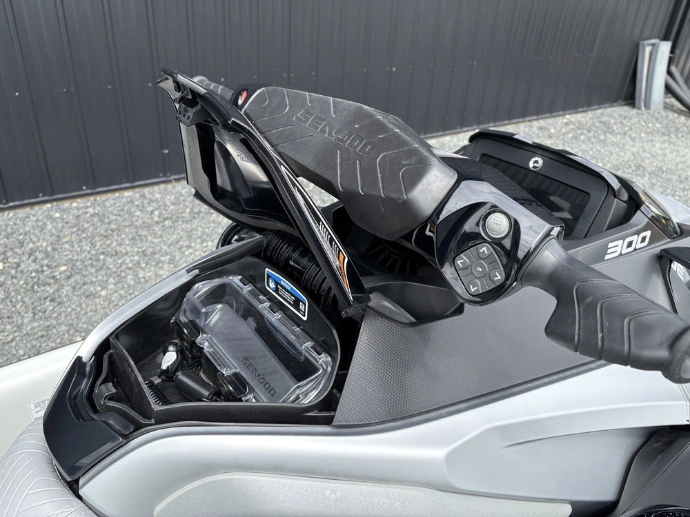 2024 Sea-doo Pwc Gtx Ltd 300 Aud Wh Ibr Idf 24 alt
