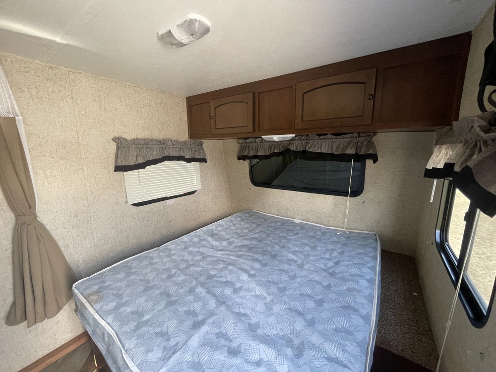 2014 Layton 183 alt