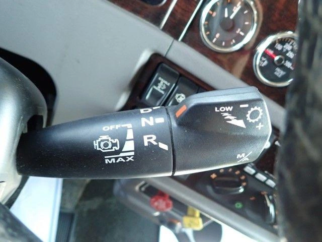 Peterbilt 389 2024