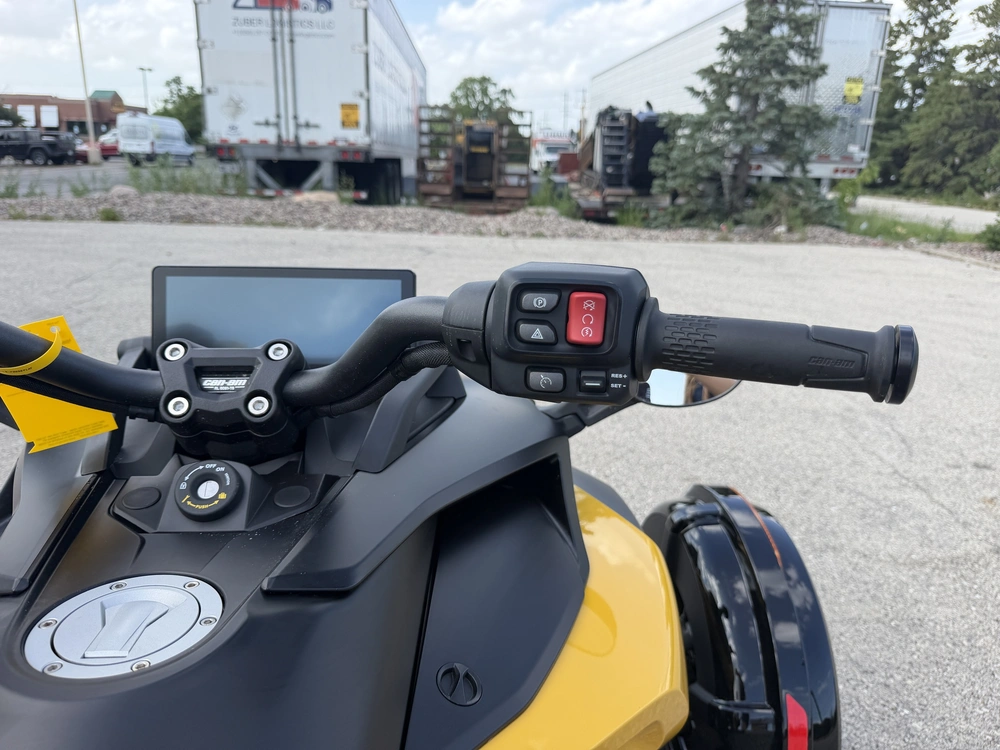 2026 Can-am Spyder F3-s alt