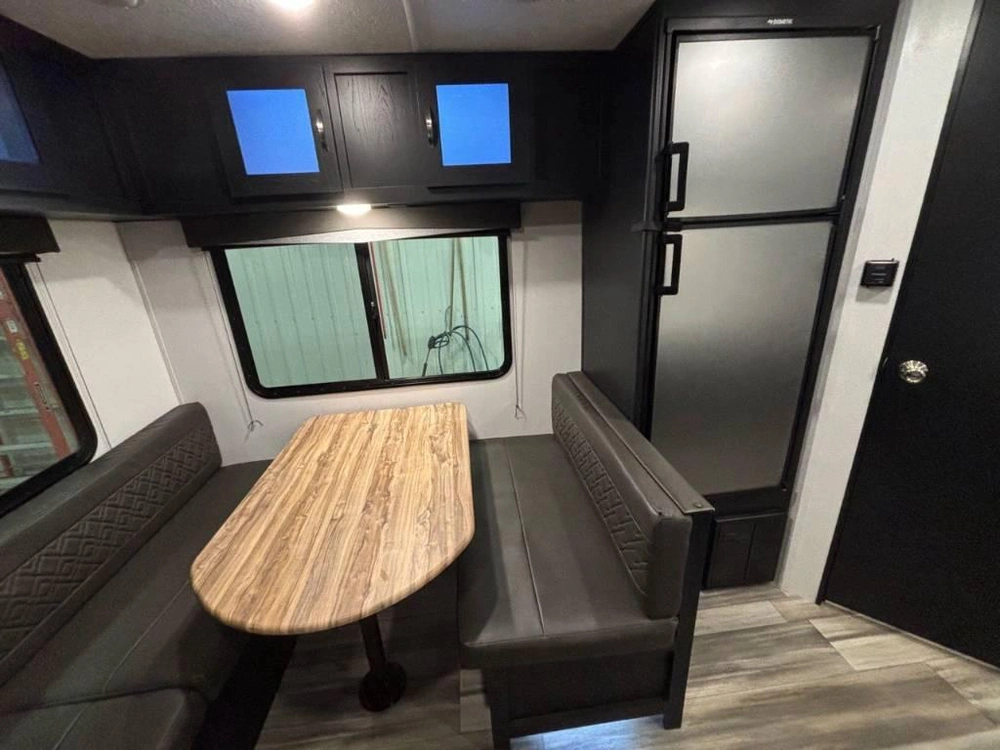 Coachmen Freedom Express 20se 2022 alt
