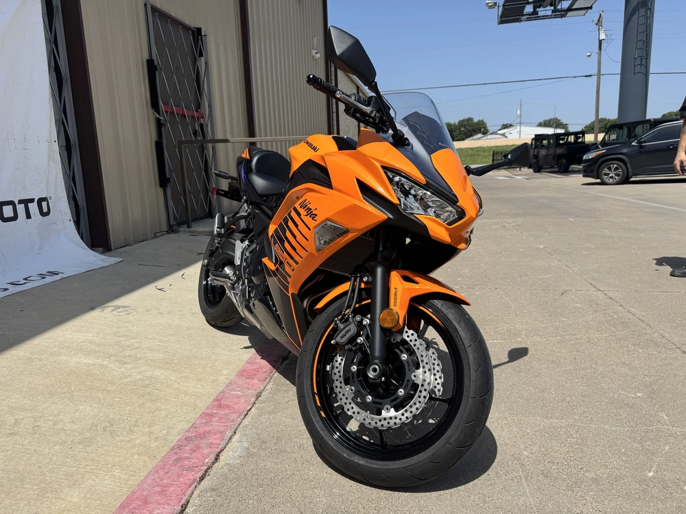 2025 Kawasaki Ninja® 650 Abs Abs alt
