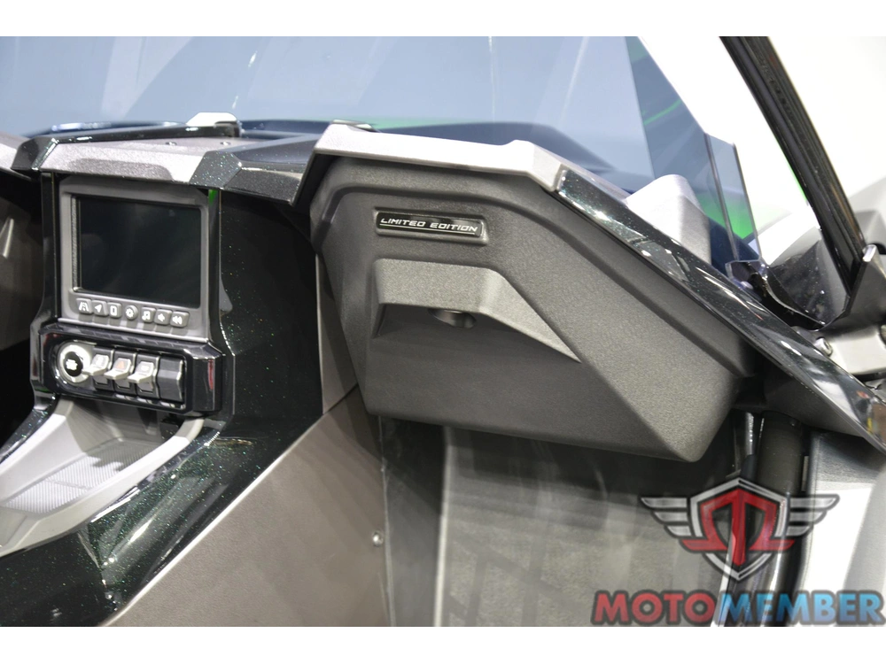 2026 Slingshot Grand Touring Manual alt