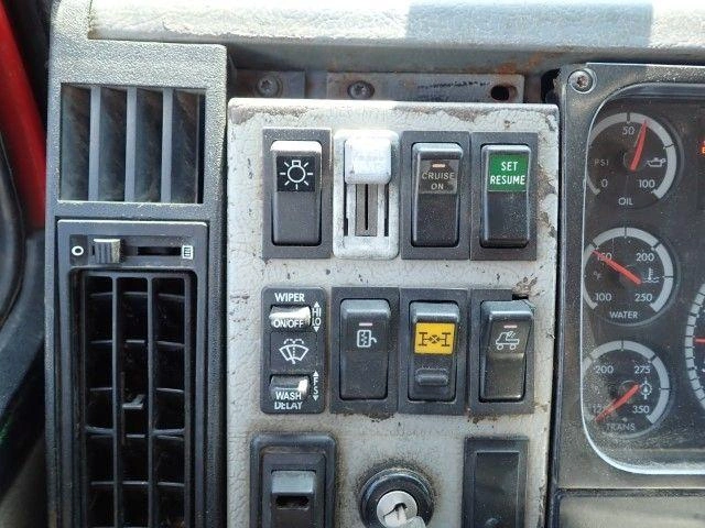 Freightliner Fl80 2004