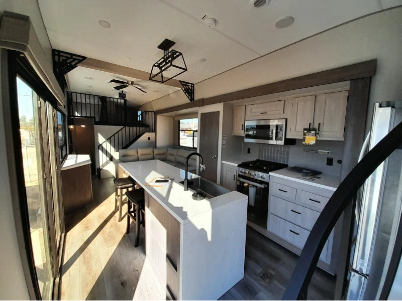 Coachmen Catalina 42 Condo 2027 alt