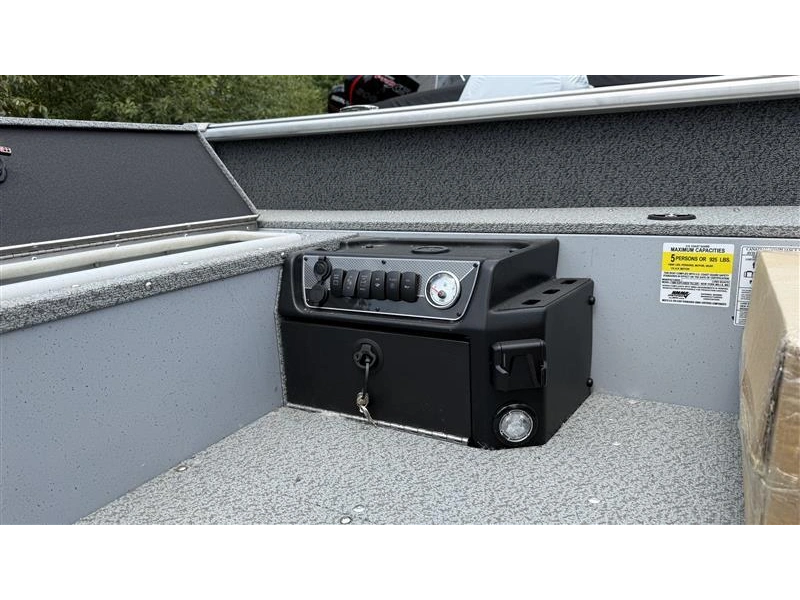2026 Lund Boat Co 1800 Explorer Tiller alt