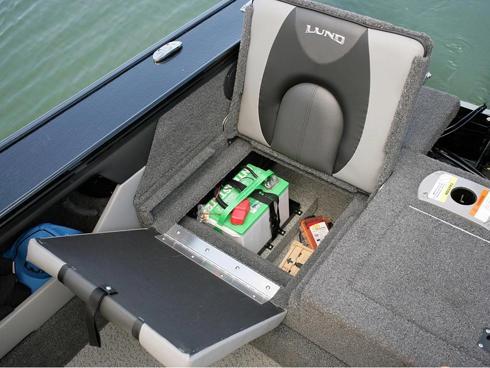 2025 Lund Boat Co 1875 Crossover Xs alt