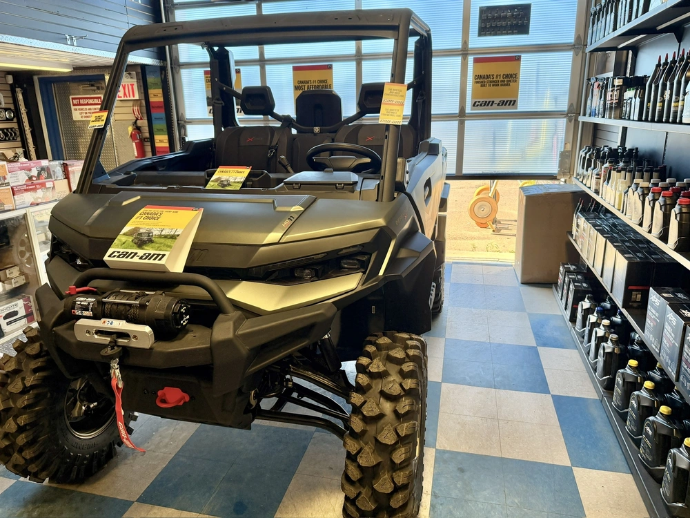 2026 Can-am 8yta Defender Xmr With Half Doors Hd11 Gn 26 alt