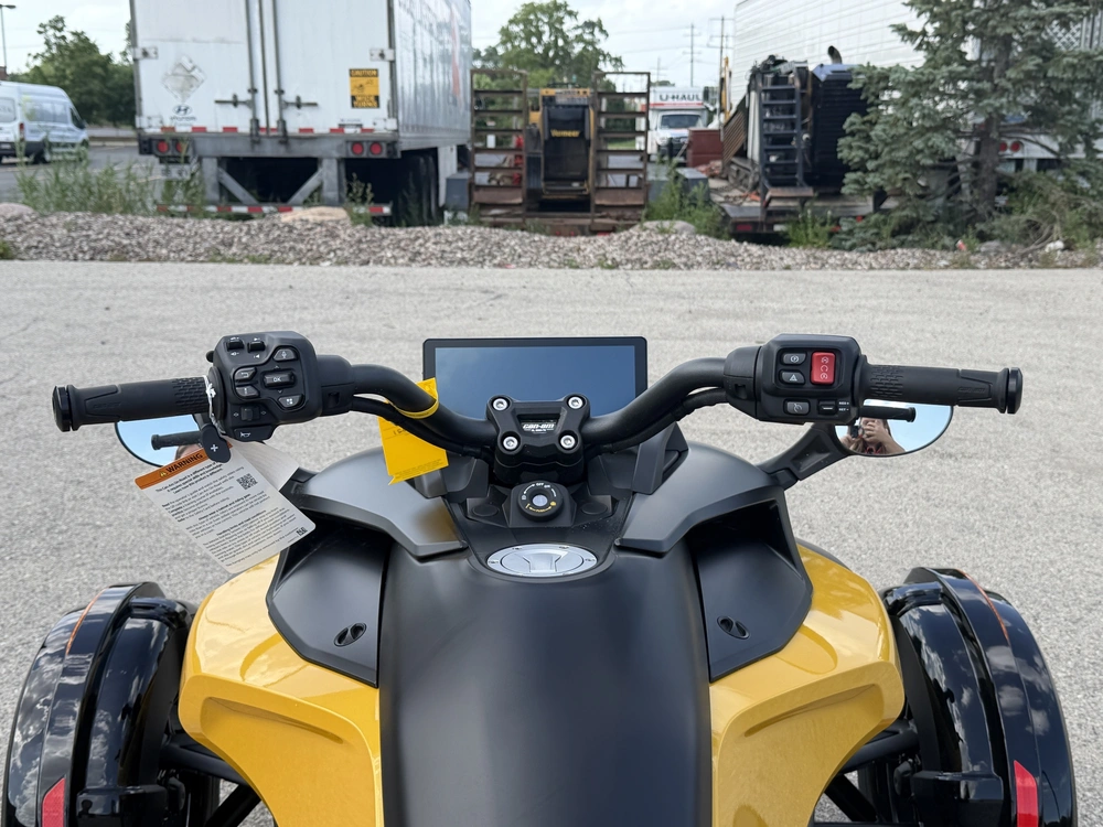 2026 Can-am Spyder F3-s alt