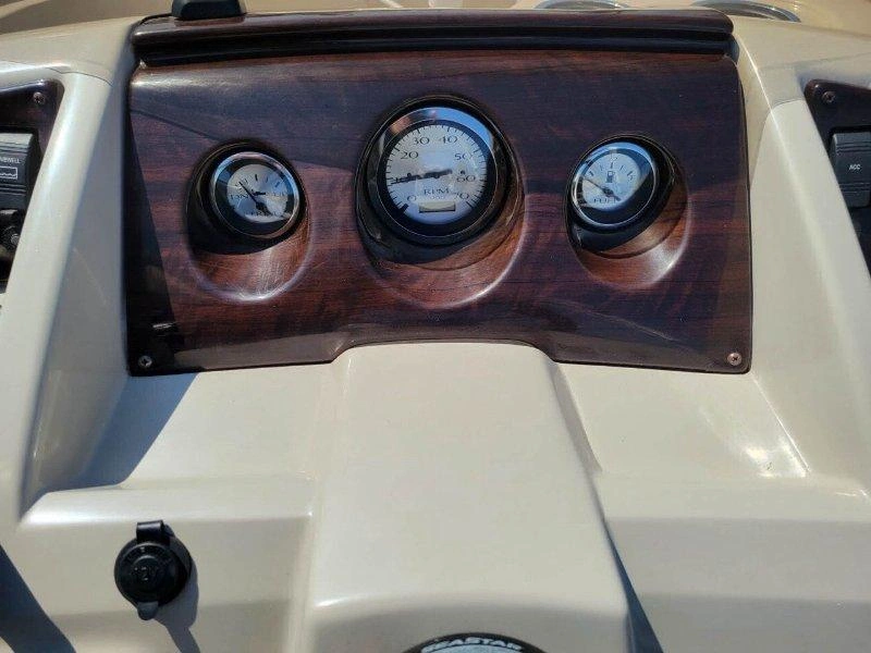 Bennington Marine 24sslx 3 Tubes / 150hp G2 2014 alt