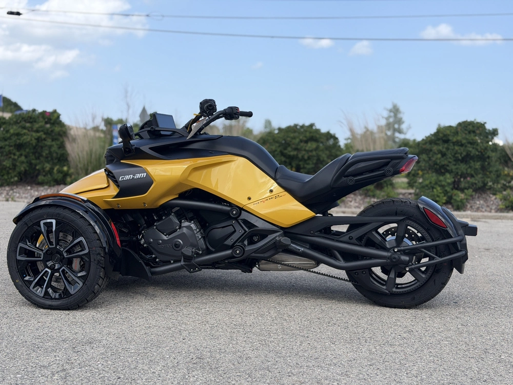 2026 Can-am Spyder F3-s alt