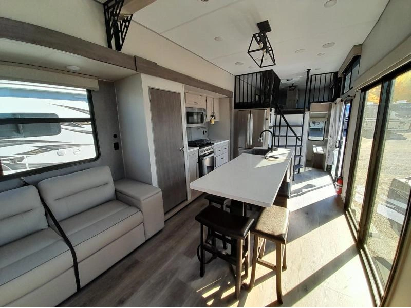 Coachmen Catalina 42 Condo 2027 alt