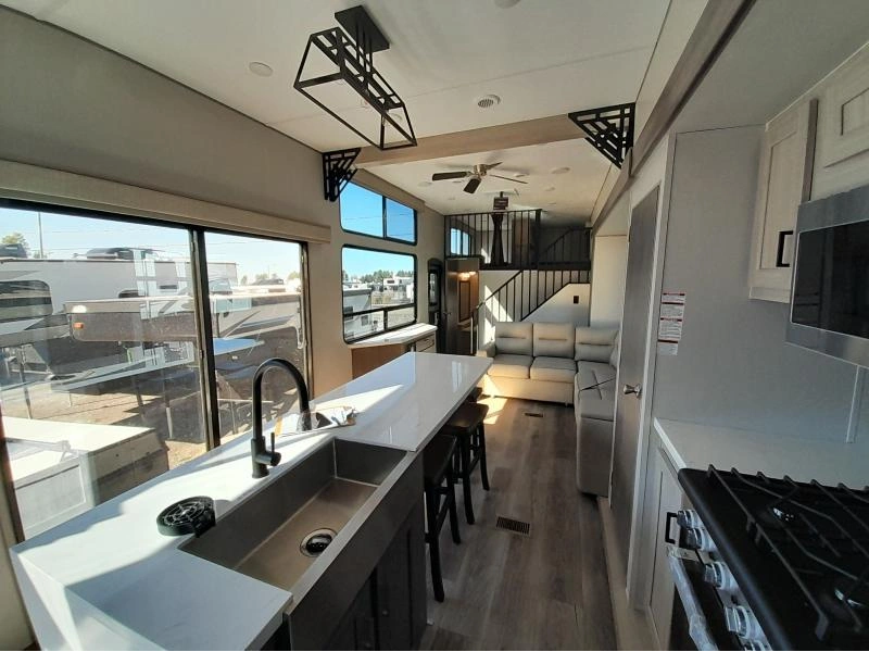 Coachmen Catalina 42 Condo 2027 alt