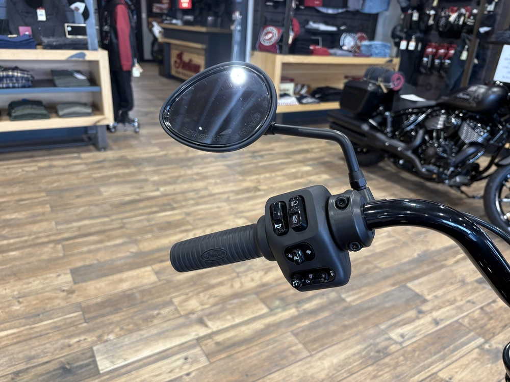 Indian Motorcycle Chief Bobber 2025 alt